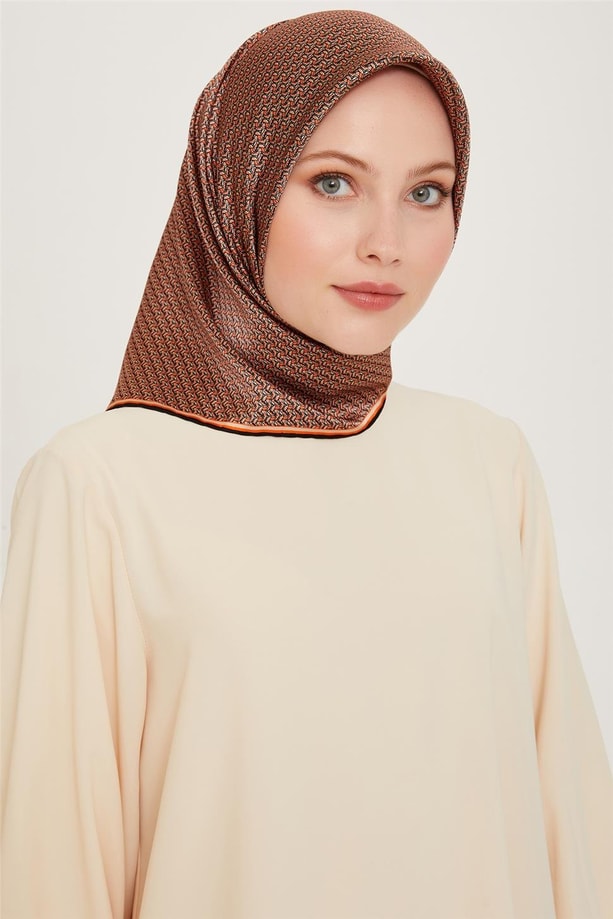 Armine Klasik Desenli Twill Saf İpek Eşarp 9250D 04