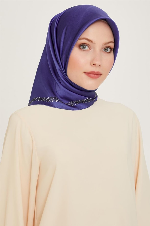 Armine Klasik Desenli Sura Saf İpek Eşarp 9260D 03 39