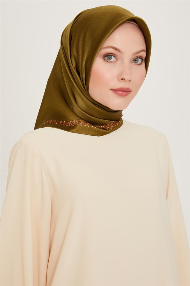 Armine Klasik Desenli Sura Saf İpek Eşarp 9260D 03 57
