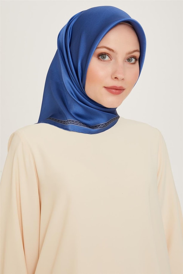 Armine Klasik Desenli Sura Saf İpek Eşarp 9261D 07 36