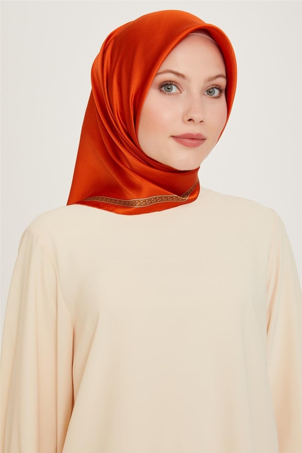 Armine Klasik Desenli Sura Saf İpek Eşarp 9261D 07 83