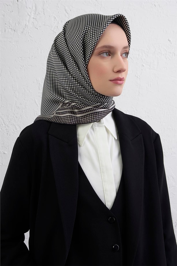 Armine Klasik Desenli Saf İpek Twill Eşarp 9404D 80