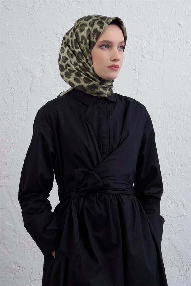 Armine Klasik Desenli Saf İpek Twill Eşarp 9425D 32