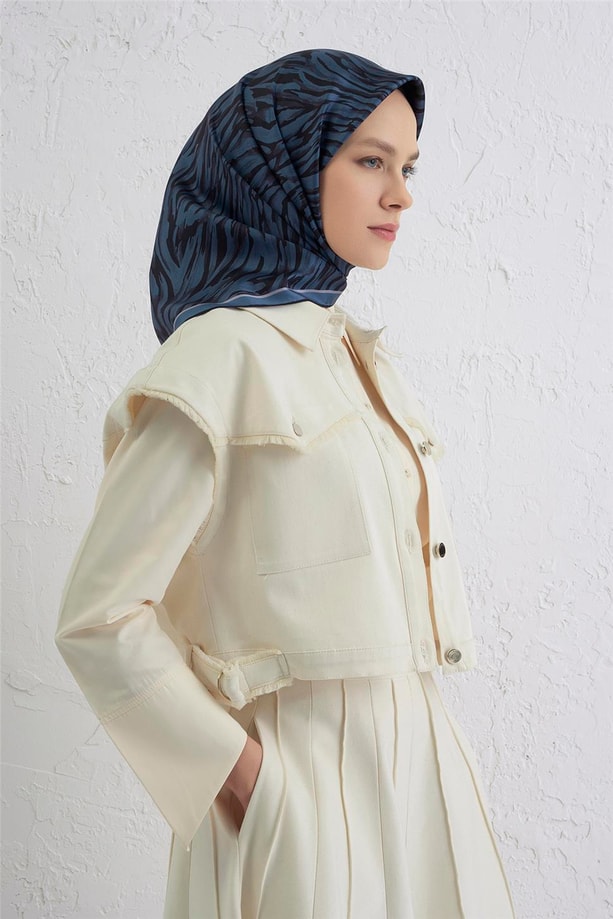 Armine Klasik Desenli Saf İpek Twill Eşarp 9435D 34