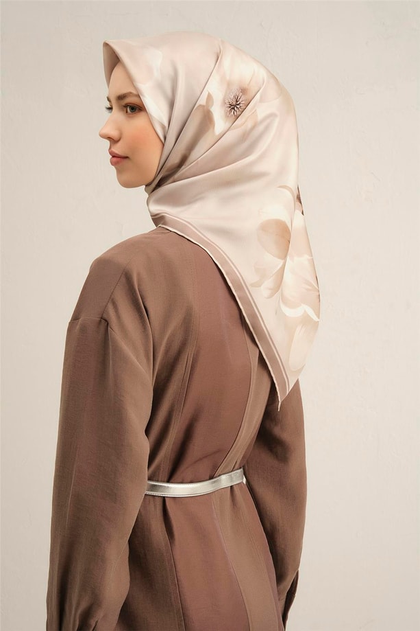 Armine Çiçek Desenli Saf İpek Twill Eşarp 9305 05