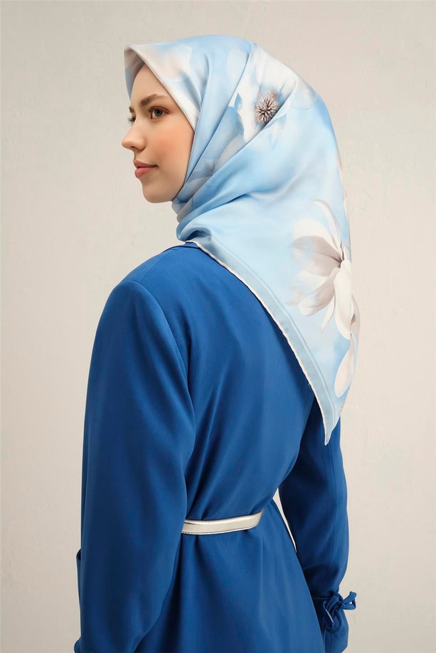 Armine Çiçek Desenli Saf İpek Twill Eşarp 9305 87
