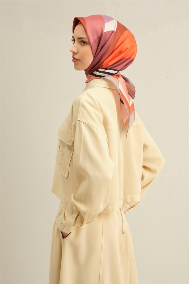 Armine Çiçek Desenli Saf İpek Twill Eşarp 9313 37