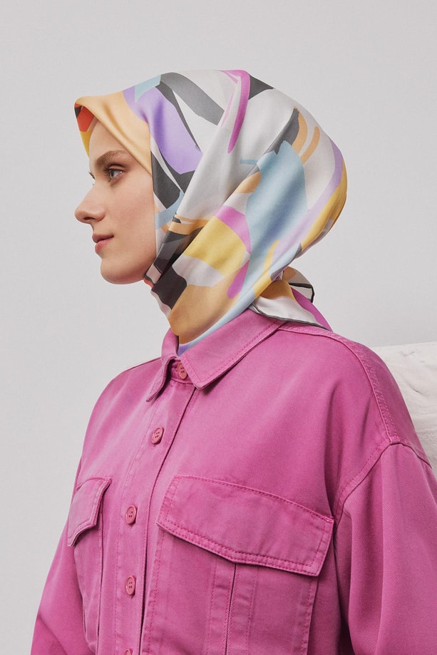Armine Çiçek Desenli Saf İpek Twill Eşarp 9328 84
