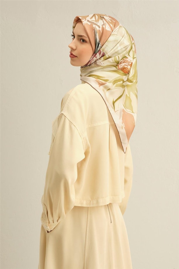 Armine Çiçek Desenli Saf İpek Twill Eşarp 9337 04