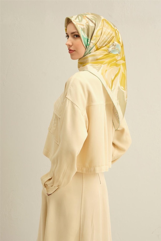Armine Çiçek Desenli Saf İpek Twill Eşarp 9337 83