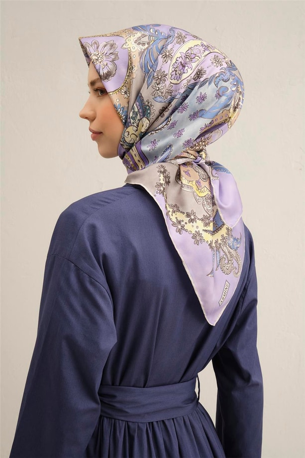 Armine Klasik Desenli Saf İpek Twill Eşarp 9338 82