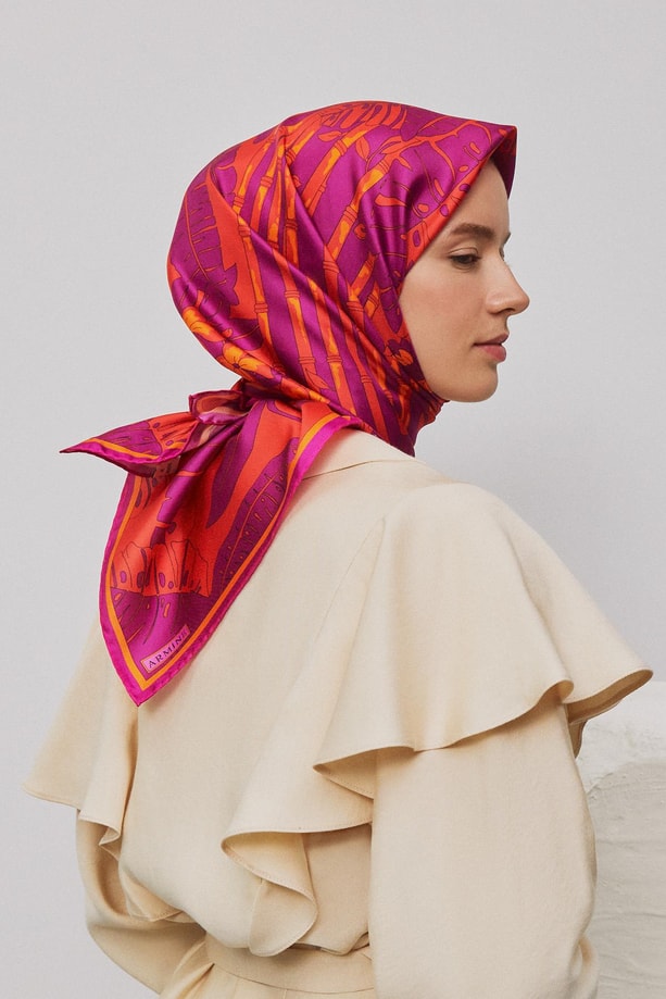 Armine Çiçek Desenli Saf İpek Twill Eşarp 9353 07