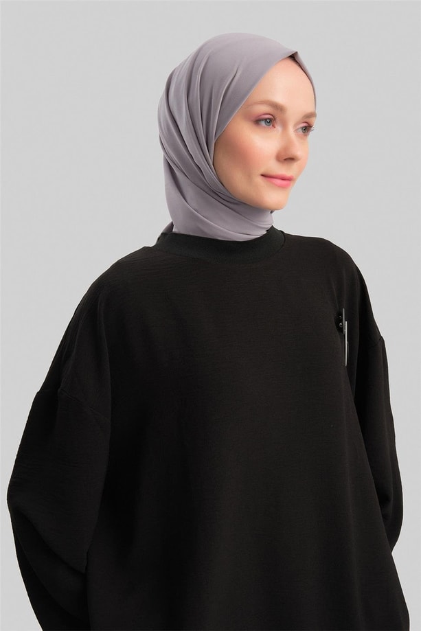 Armine Broşlu Bluz ORT3100 Siyah