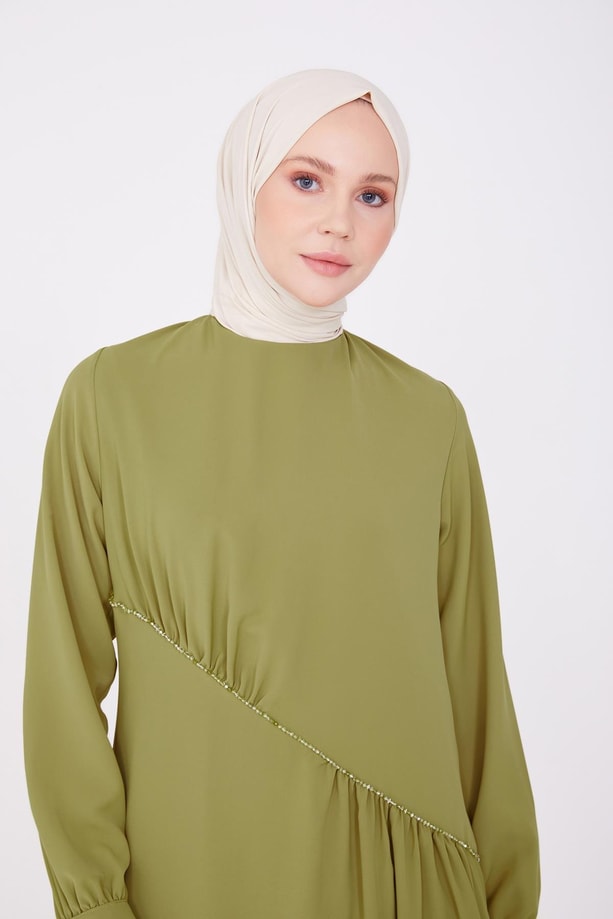 Armine Boncuklu Asimetrik Elbise 22K9513 Yağ Yeşili