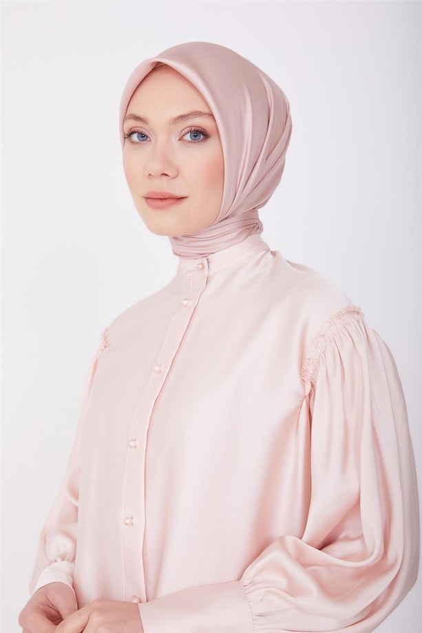 Armine Kolu Büzgülü ve Fırfırlı Gömlek 22Y3114 Şeker Pembe