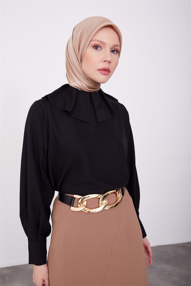 Armine Yakası Pileli Ve Allerli Bluz 23K3416 Siyah