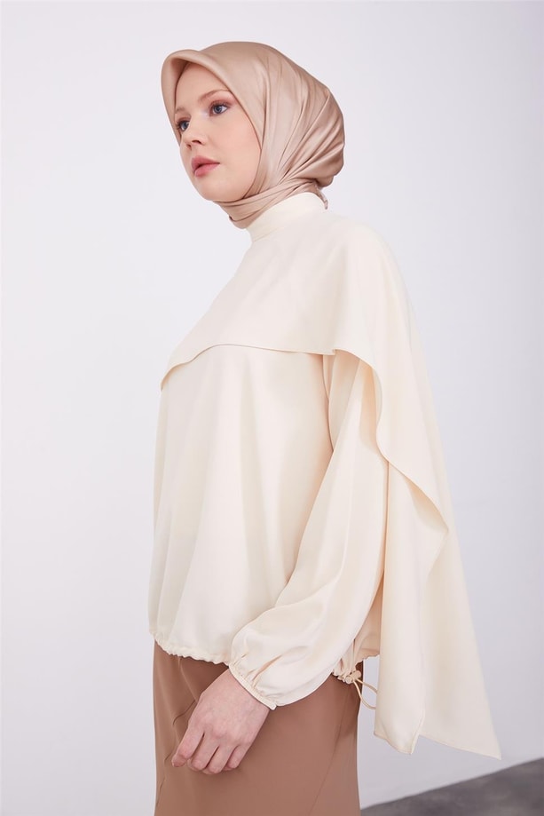 Armine Asimetrik Aller Detaylı Beli Lastikli Bluz 23K3425 Fildişi