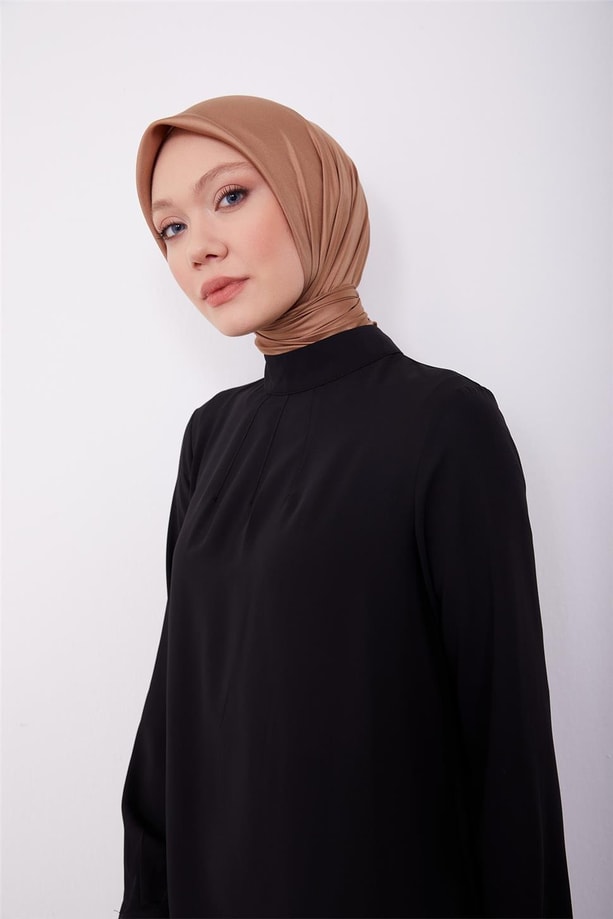 Armine Arkası Pilikaşe Detaylı Bluz 23K3435 Siyah