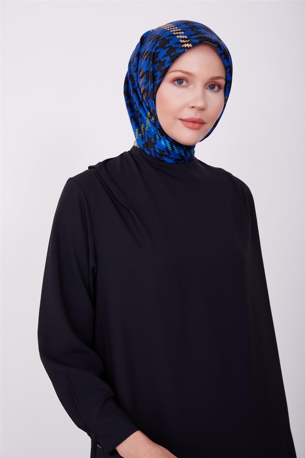  Siyah