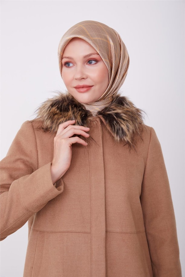 Armine Yakası Kürk Detaylı Önü Patlı Kaban 23K7814 Camel