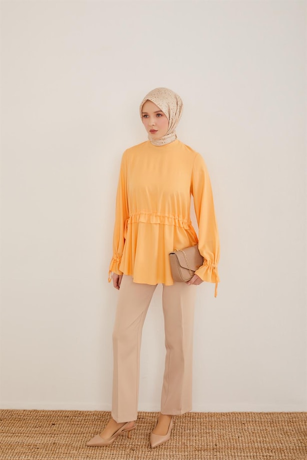 Armine Beli ve Kolu Büzülebilen Bluz 23Y3339 Mango