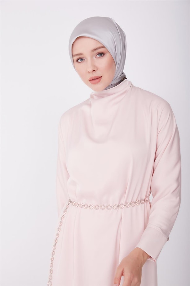 Armine 2 Kuşaklı Degaje Yaka Abiye Elbise 23Y9611 Pudra