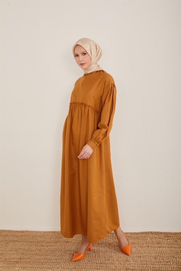 Armine Beli Ve Kolu Fırfırlı Pamuk Elbise 23Y9651 Çikolata