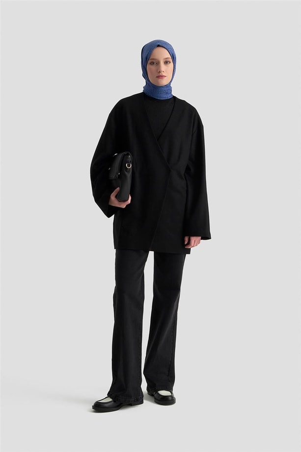 Armine Asimetrik Kapamalı Ceket 24KH5732 Siyah