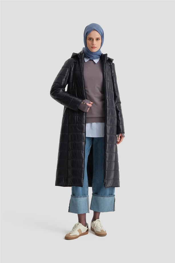 Armine Kapişonlu Uzun Ray Kapitone Mont 24KD7523 Lacivert