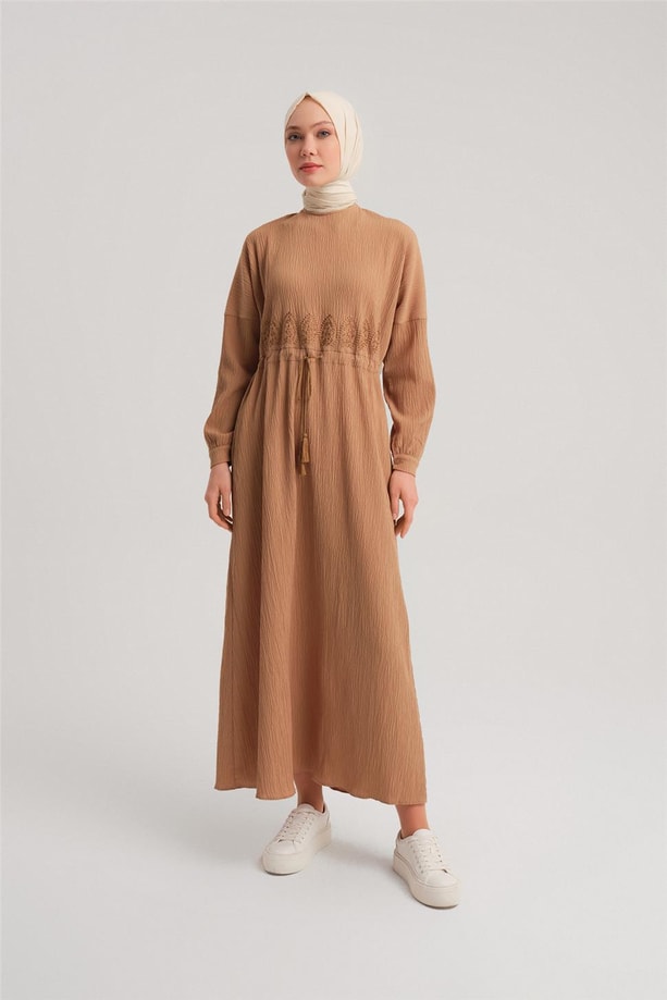 Armine Beli Nakışlı Elbise 24Y9811 Camel