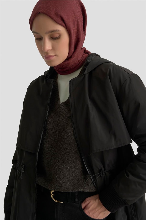 Armine Aller Detaylı Kapitone Manto 25KT1726 Siyah