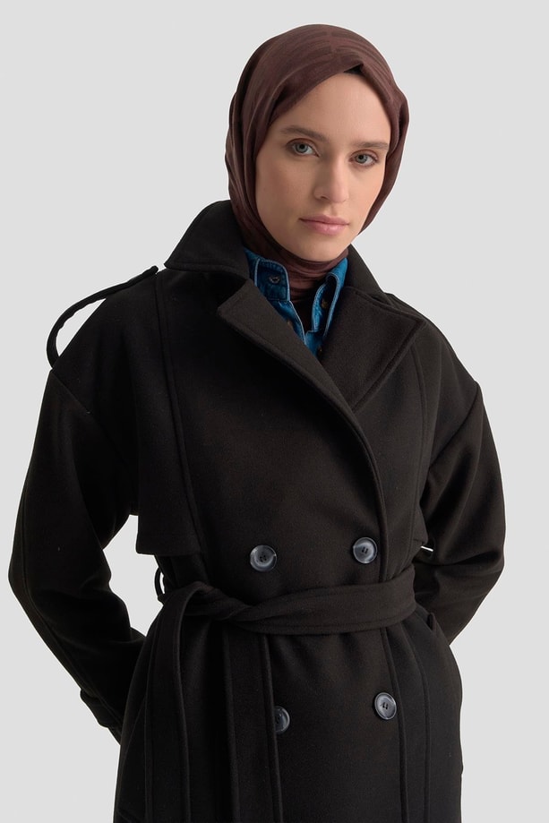Armine Aller Detaylı Düğmeli Manto 25KT1729 Siyah
