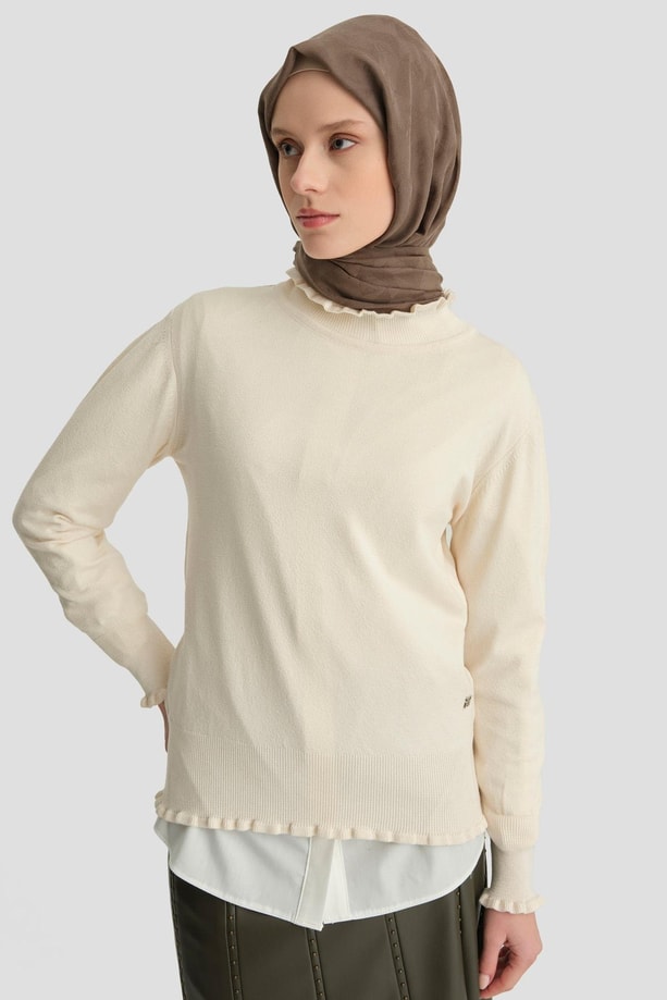 Armine Fırfır Detaylı Kazak 25KD7007 Ekru