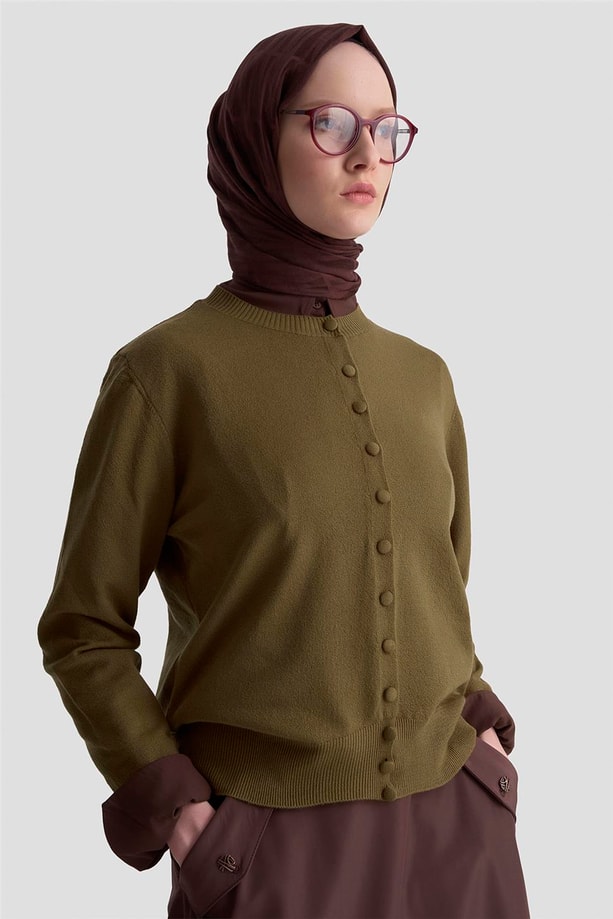 Armine Düğme Detaylı Basic Hırka 25KD7012 Haki