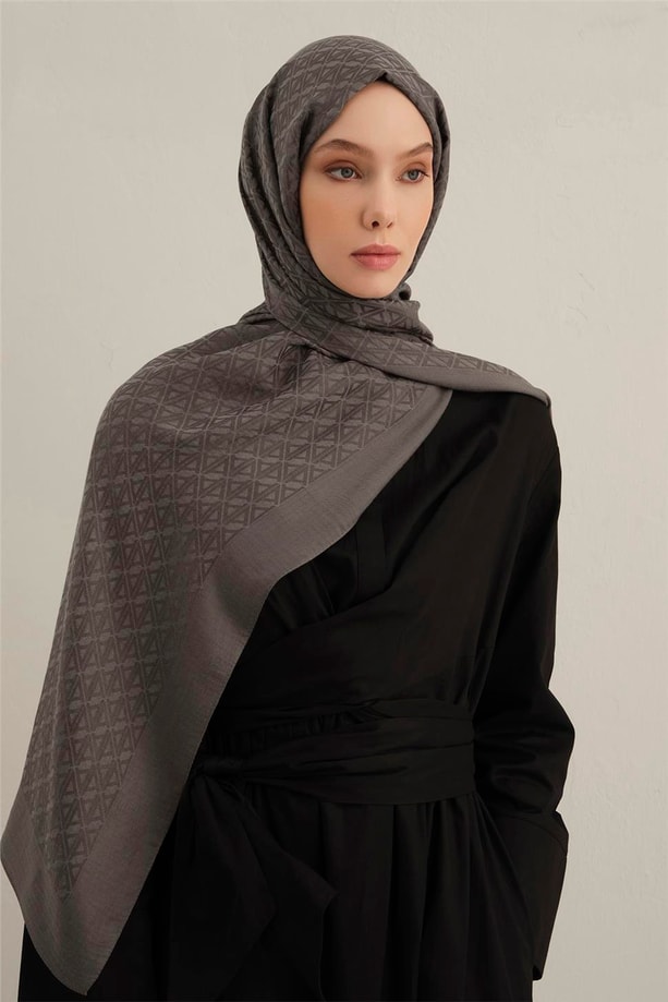 Armine Lyocell Naia Üçgen Monogram Şal 5 18