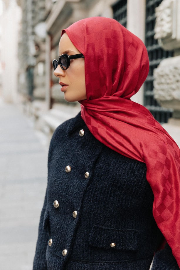 Armine Viscon Kare Desen Şal 04
