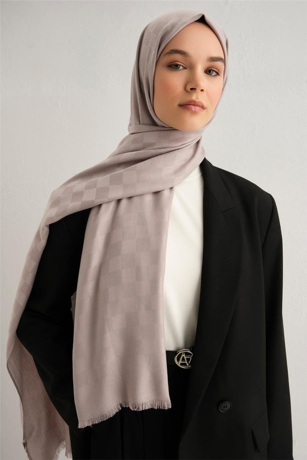 Armine Viscon Kare Desen Şal 12