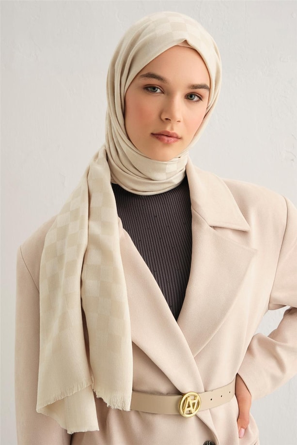 Armine Viscon Kare Desen Şal 15