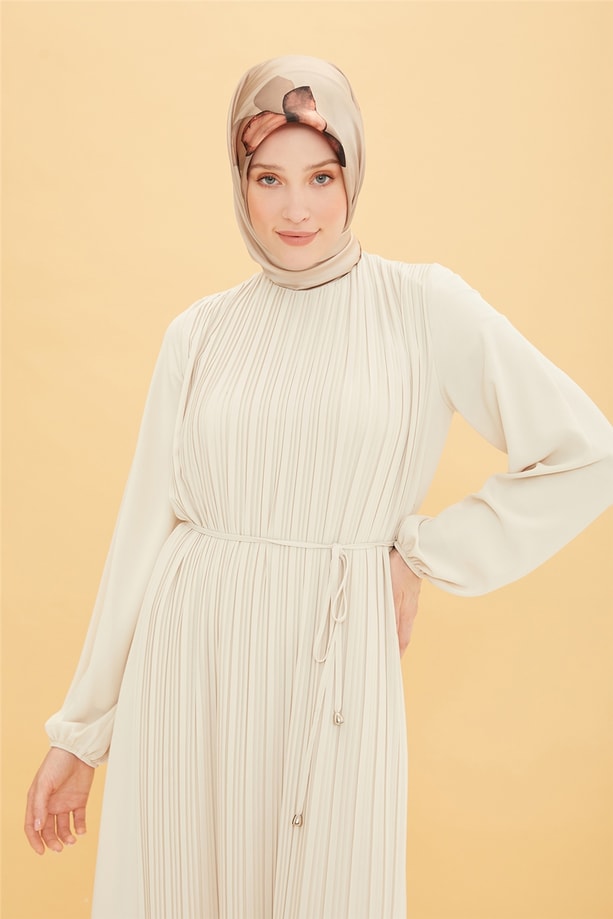 Armine Önü Piliseli Elbise 22Y9435 Vanilya