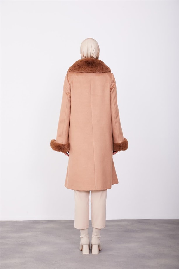 Armine Önü Düğmeli Kürklü Kaban 23K7806 Camel