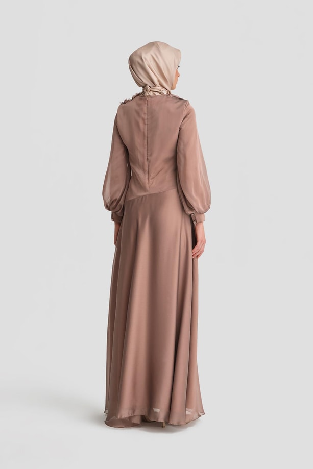 Armine Dropeli Ve İşlemeli Abiye Elbise 24K9914 Bronz
