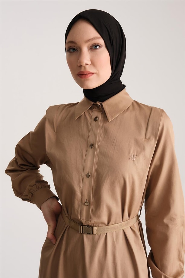Armine Üstü Düğmeli Pamuk Gabardin Elbise 24Y9807 Camel