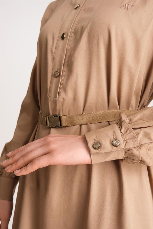 Armine Üstü Düğmeli Pamuk Gabardin Elbise 24Y9807 Camel