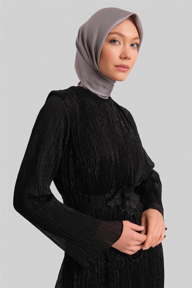 Armine Piliseli Parlak Elbise 24Y9814 Siyah