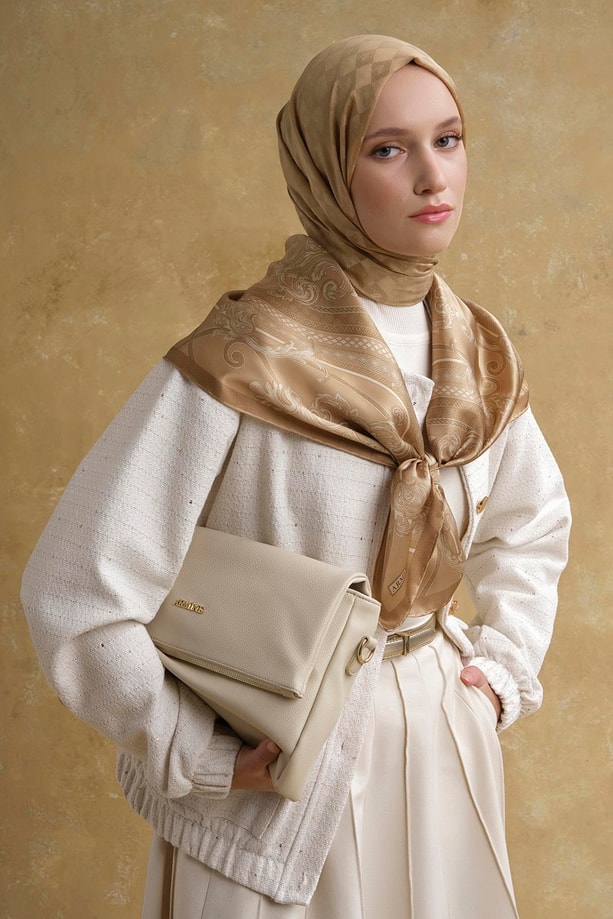 Sim Detaylı Bomber Ceket Beyaz