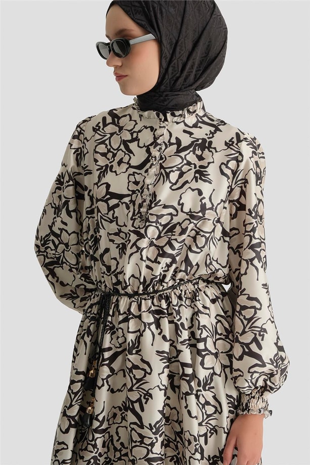 Çiçek Desenli Kloş Elbise Beyaz