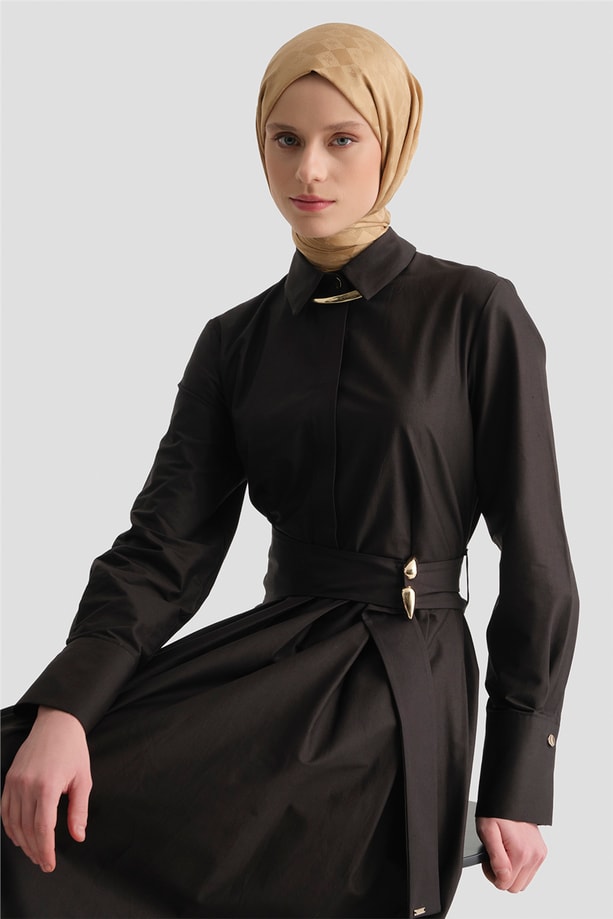 Kemer Detaylı Pamuk Elbise Siyah