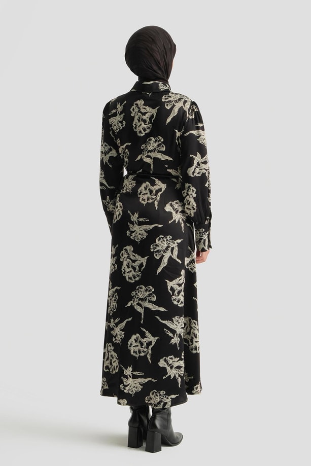 Çiçek Desenli Kemerli Elbise Siyah