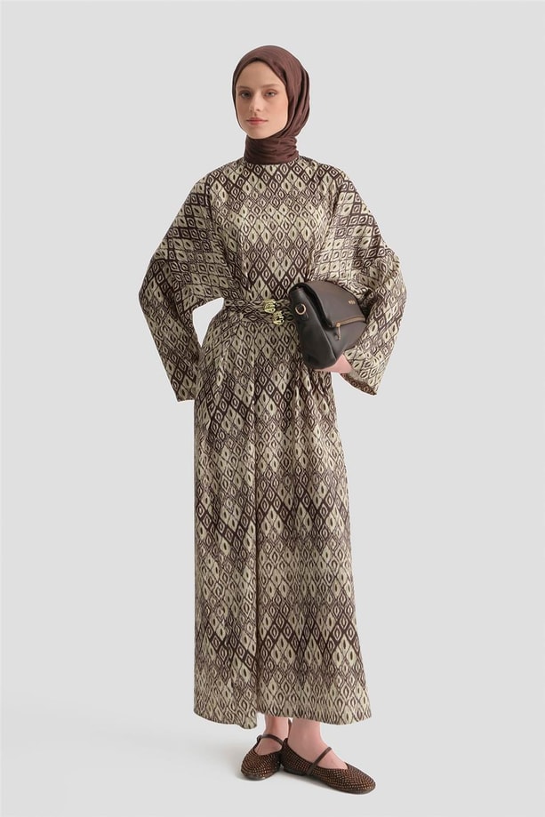 Toka Detaylı Desenli Elbise Kahve