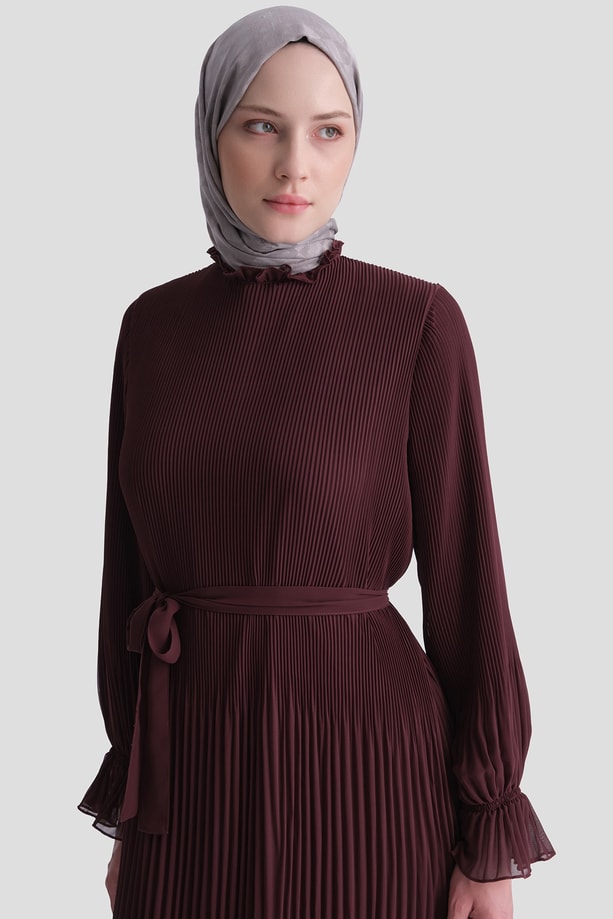 Piliseli Kuşaklı Elbise Bordo